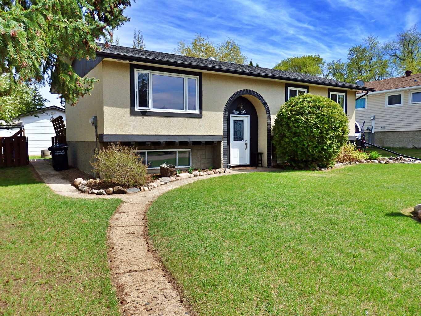 Property Photo:  5204 57A Street  AB T9X 1V4 