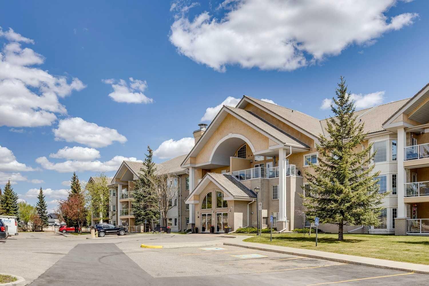 Photo de la propriété:  728 Country Hills Road NW 301  AB T3K 5K8 