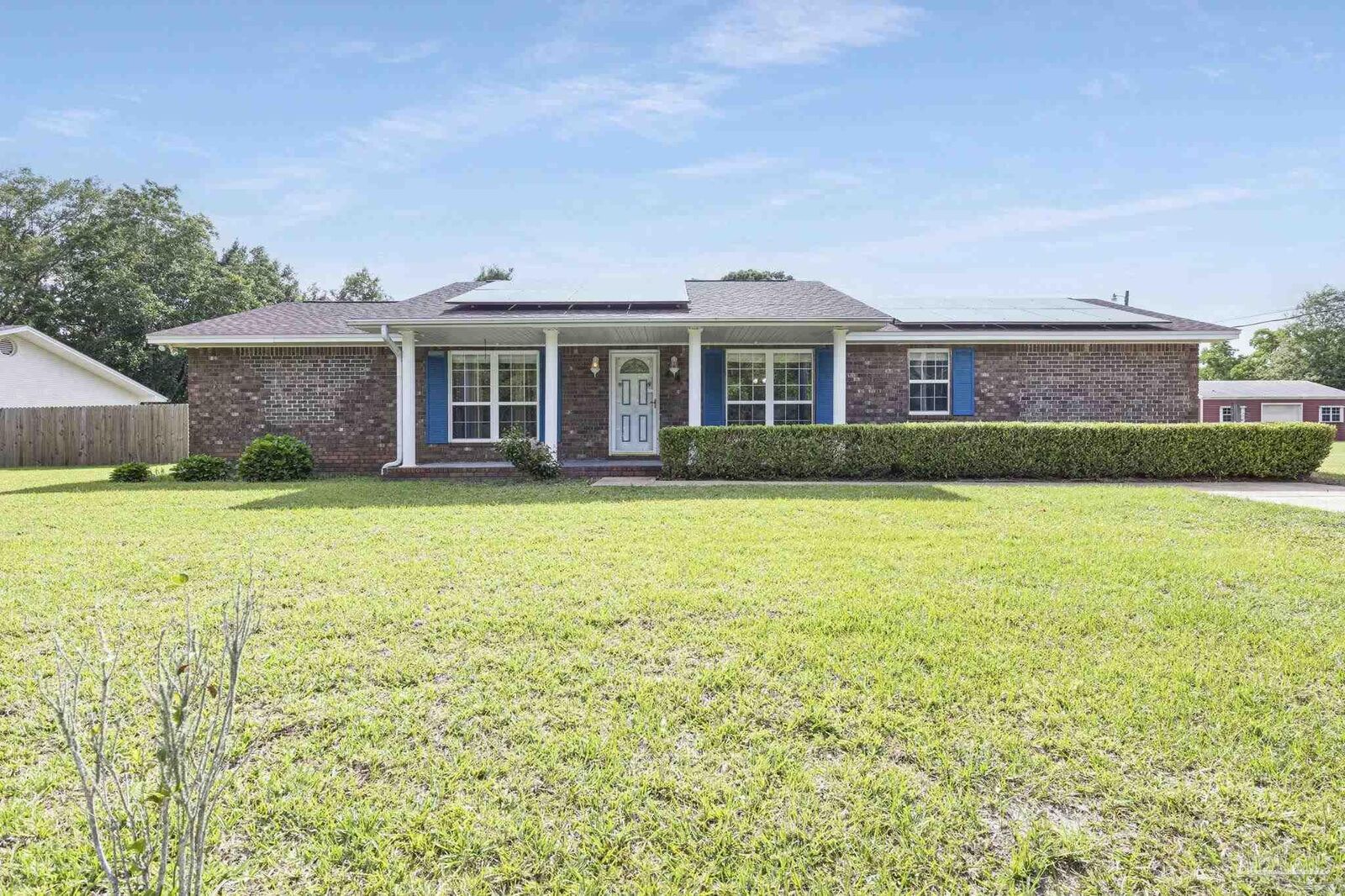 Property Photo: 4411 Pace Ln FL 32571