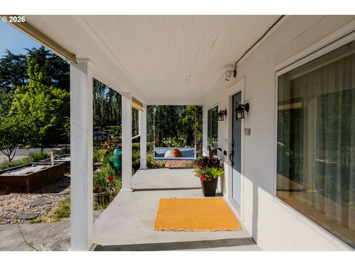 Property Photo: 7138 N Knowles Ave OR 97217