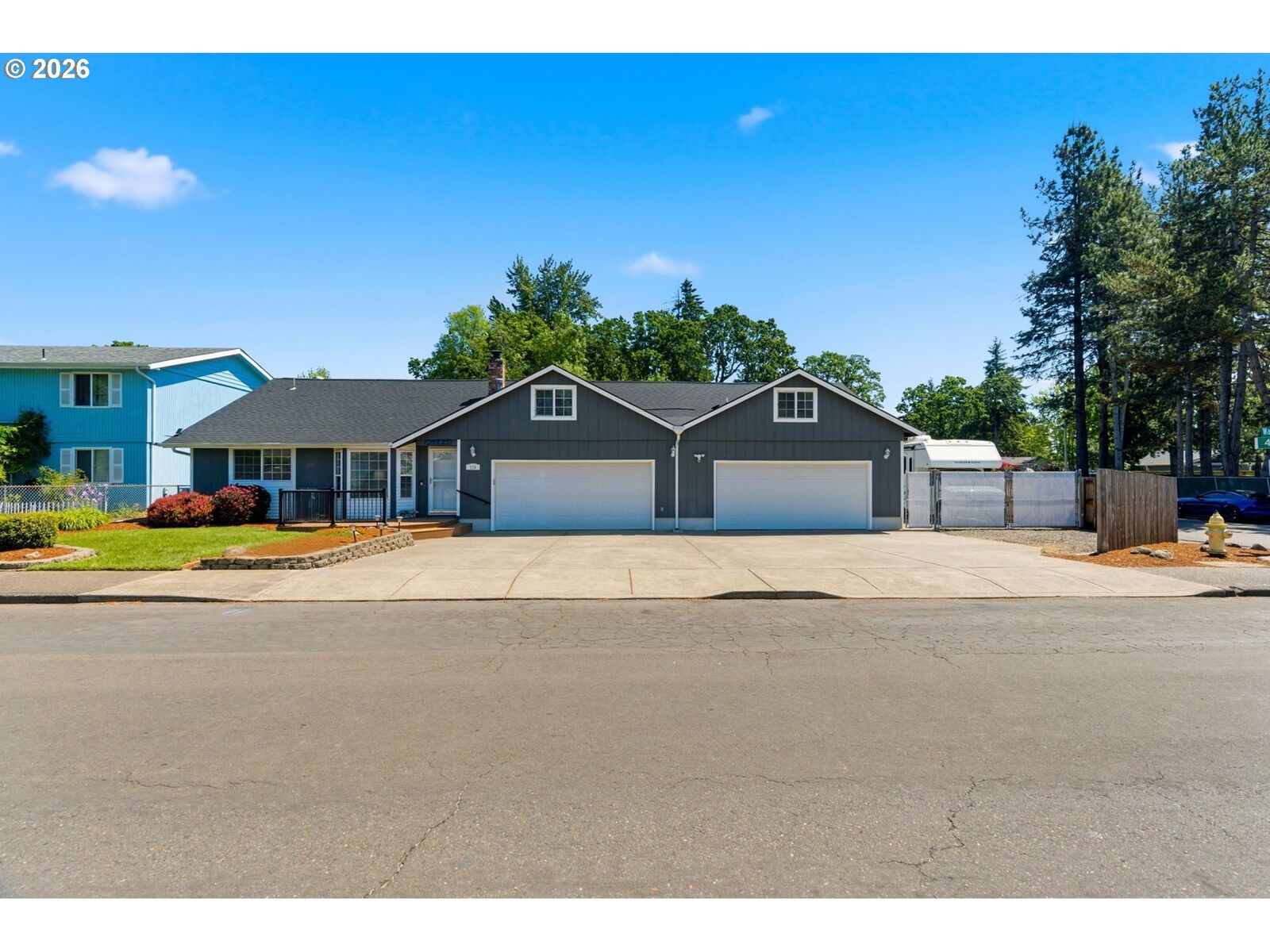 Property Photo:  778 49th Ave  OR 97317 