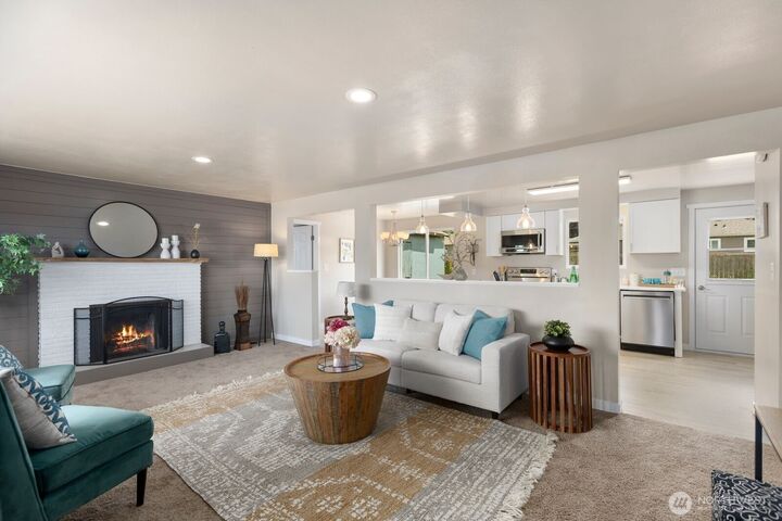 Property Photo:  1320  Shirley Place  WA 98274 