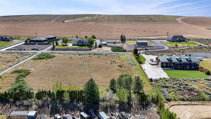 Property Photo:  6702  Road 8.9  SE  WA 99344 