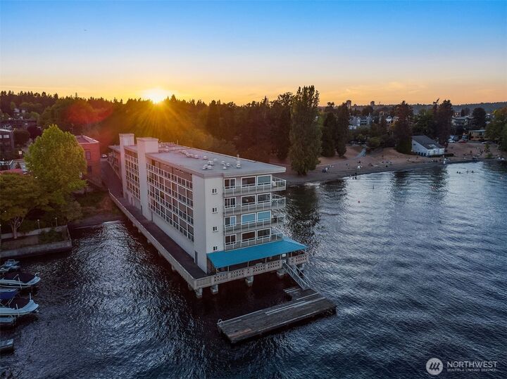 Property Photo:  1810  43rd Avenue E 201  WA 98112 