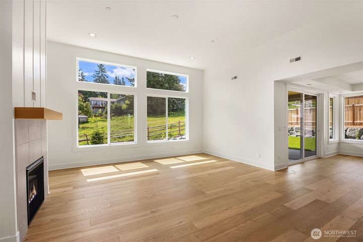 Property Photo: 21613 Poplar Way WA 98036