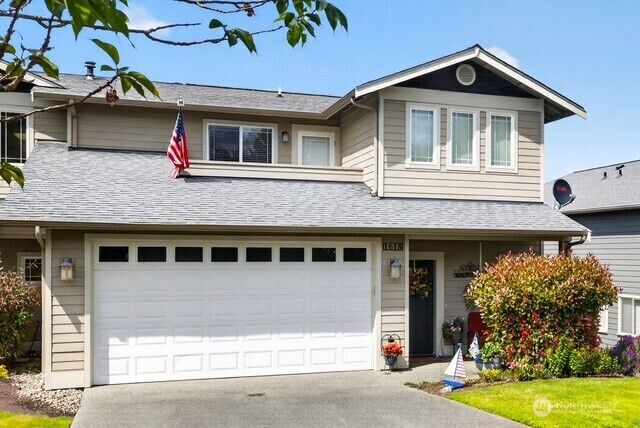 Property Photo:  1618  28th Street  WA 98221 