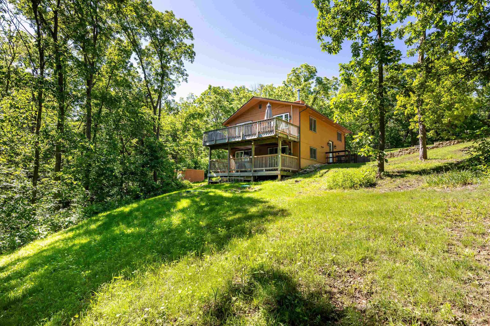 Property Photo: 3 Briarwood Trail IL 61036