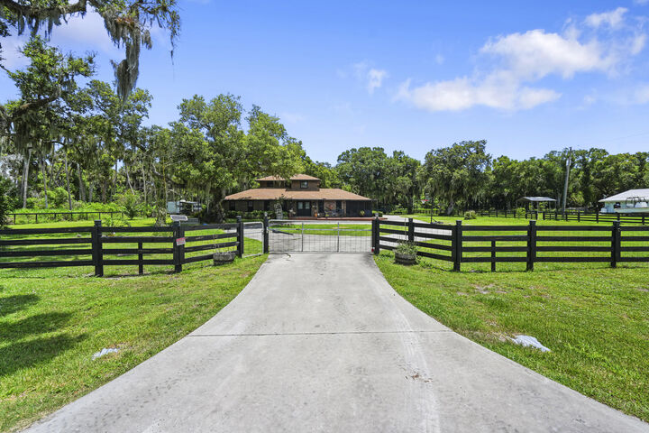Property Photo: 4170 McCarty Road FL 34945