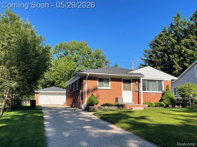Property Photo: 2609 Maplewood Avenue MI 48073