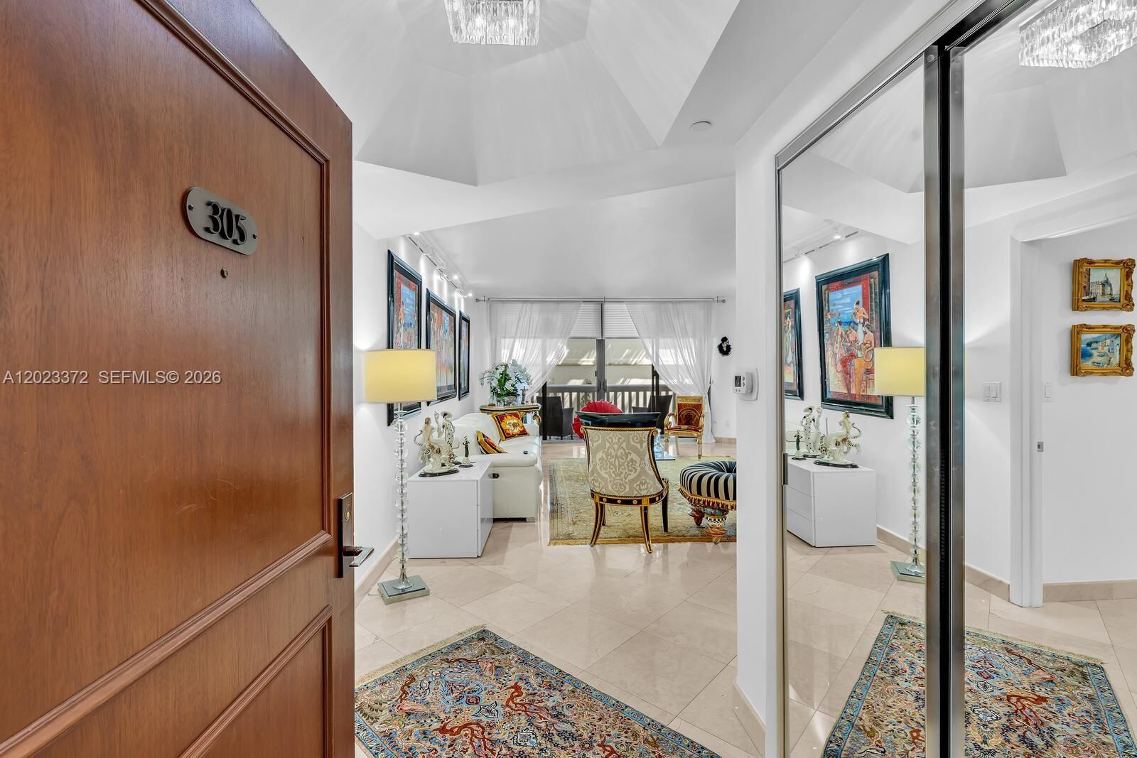Property Photo: 2000 Island Blvd 305 FL 33160