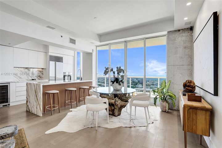 Property Photo:  400 Alton Rd Ph11  FL 33139 