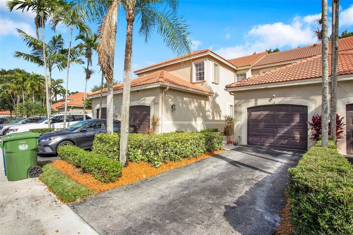 Property Photo:  850 Sorrento Dr  FL 33326 