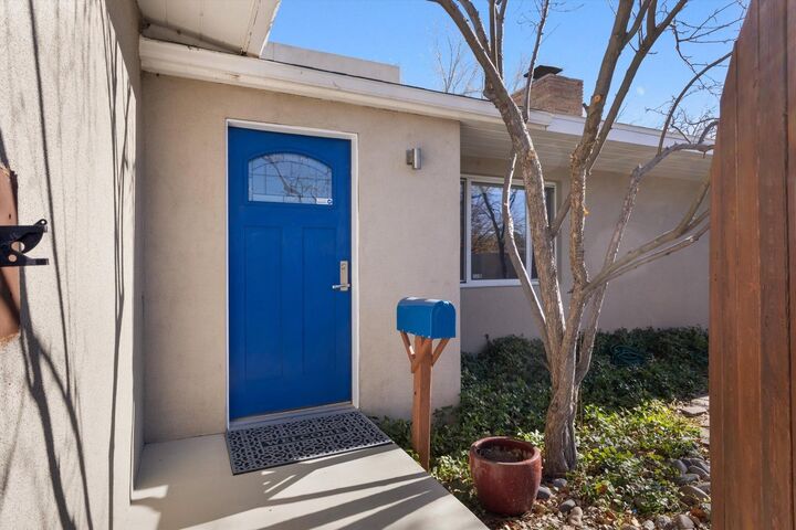 Property Photo: 912 Hermosa Drive NE NM 87110