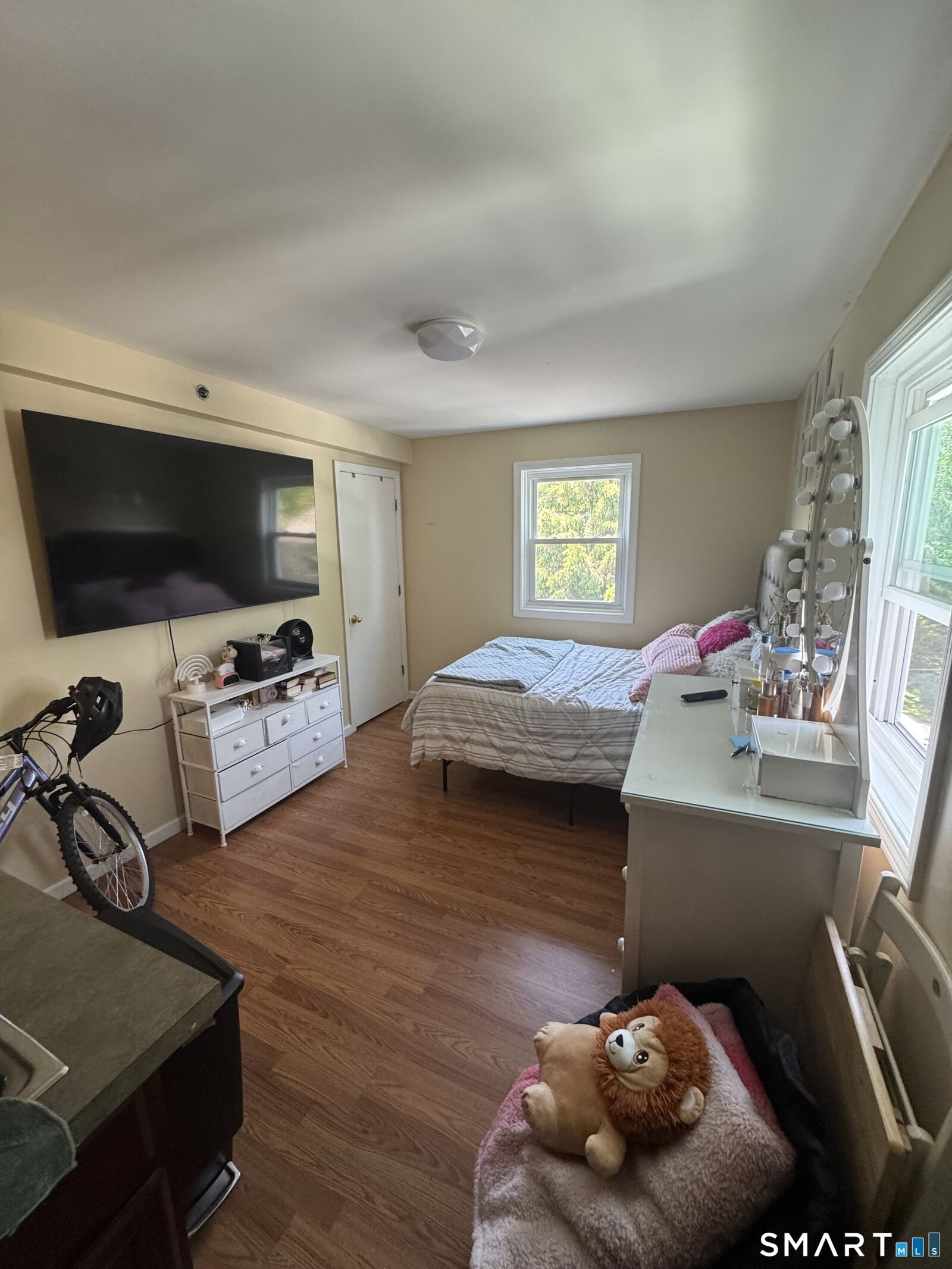 Property Photo:  422 Main Street  CT 06512 