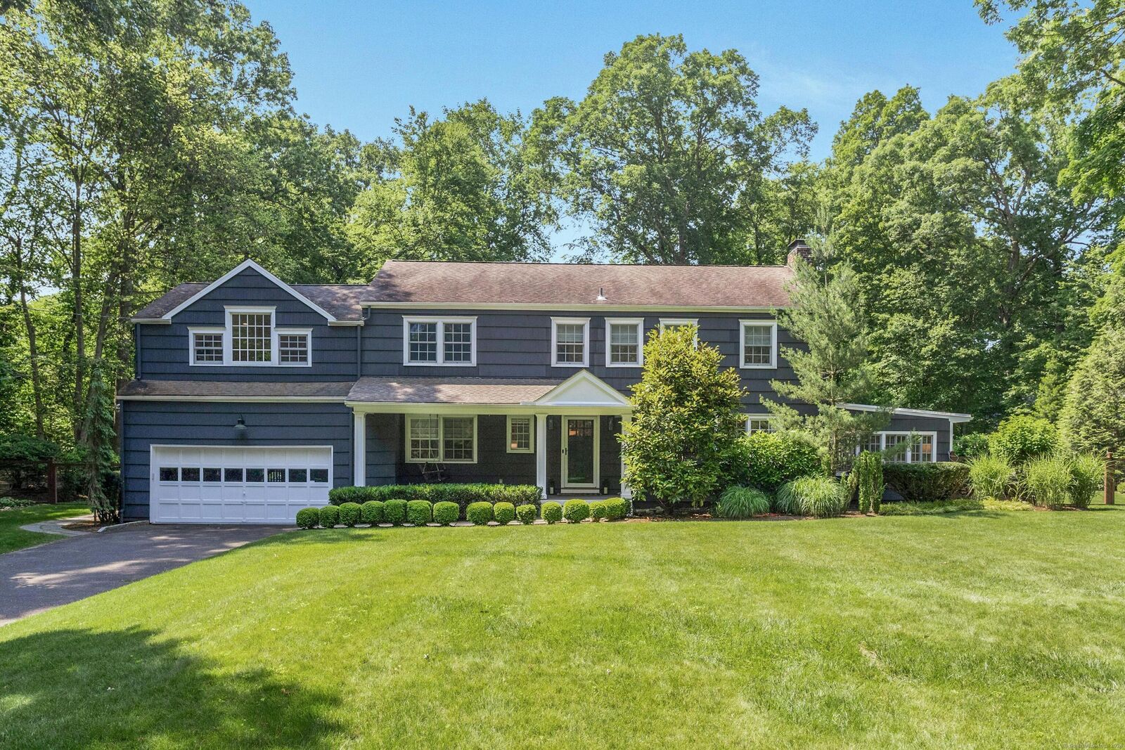 Property Photo:  21 Roxbury Lane  CT 06897 