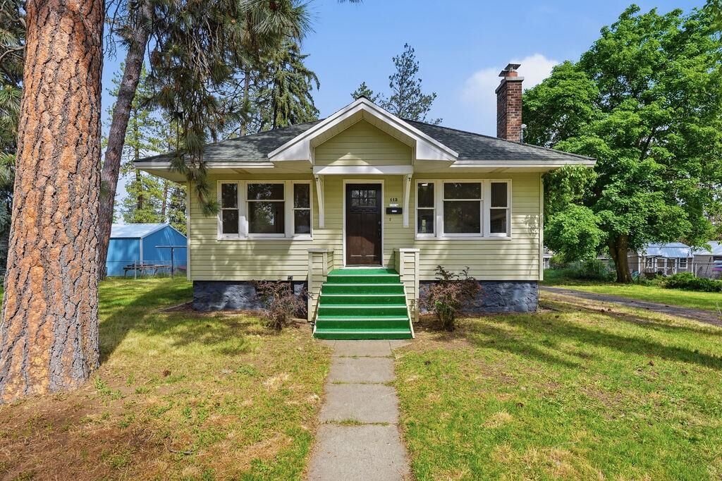 Property Photo:  113 N 4th St  WA 99004 