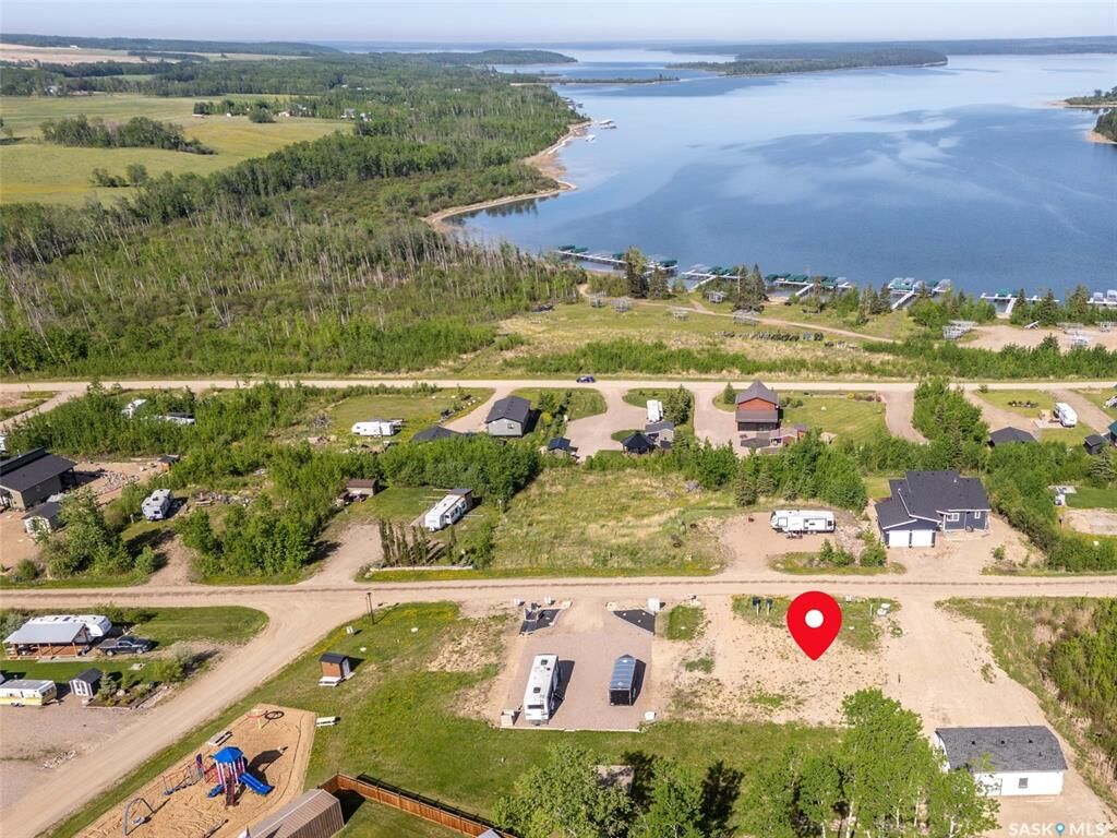 Property Photo:  914 Diamond Willow Drive  SK S0M 1A0 