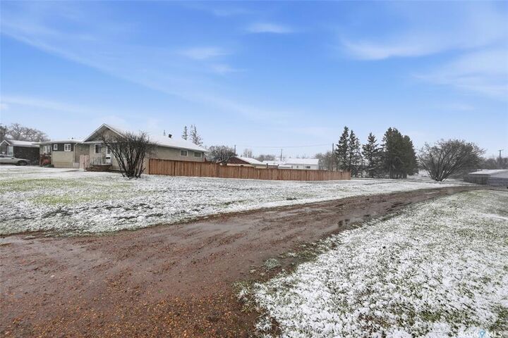 Property Photo:  757 6th Street E  SK S6V 0N9 