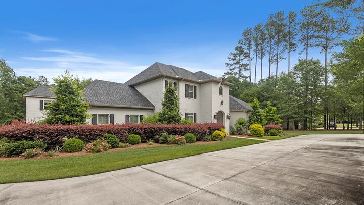 Property Photo:  807 Liveoak Trail  AL 36305 