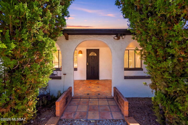 Property Photo: 2720 N Columbus Boulevard AZ 85712