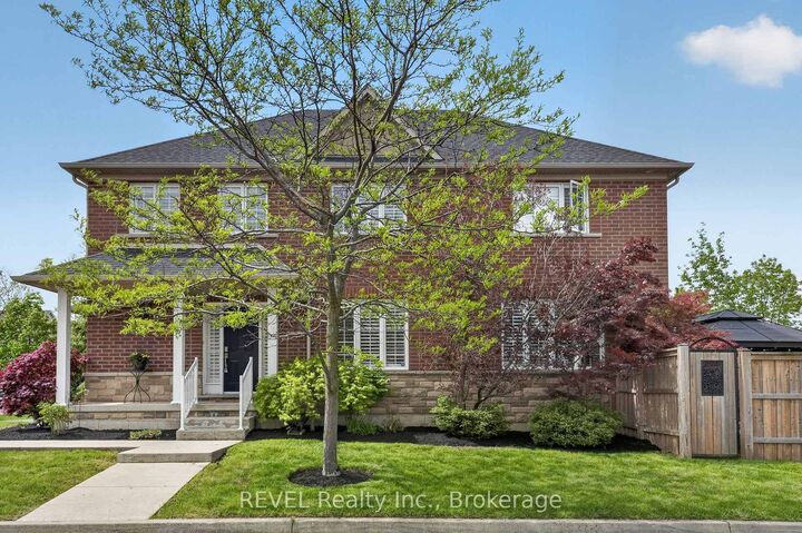 Property Photo:  29 Springbreeze Heights  ON L8E 0A4 