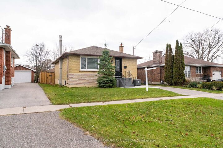 767 Phillip Murray Avenue — photo 1