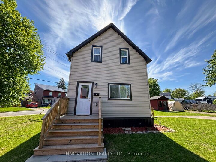 Property Photo: 27 Anne Street ON K7A 2R1