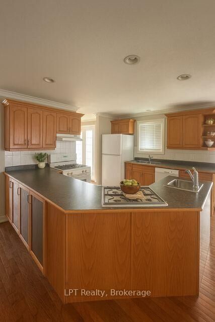 Property Photo: 680 Trailview Drive ON K9J 8P1