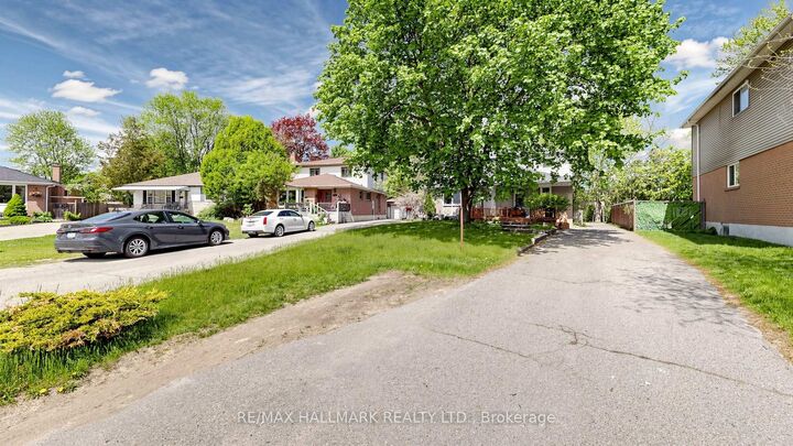 Property Photo: 46 Collins Crescent ON L4G 2W2