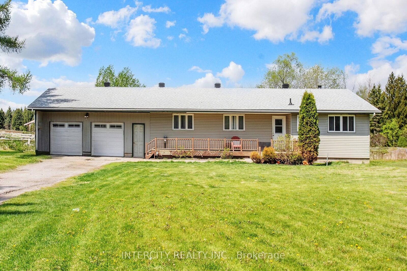 Property Photo: 2076 15th Side Road ON L0G 1W0