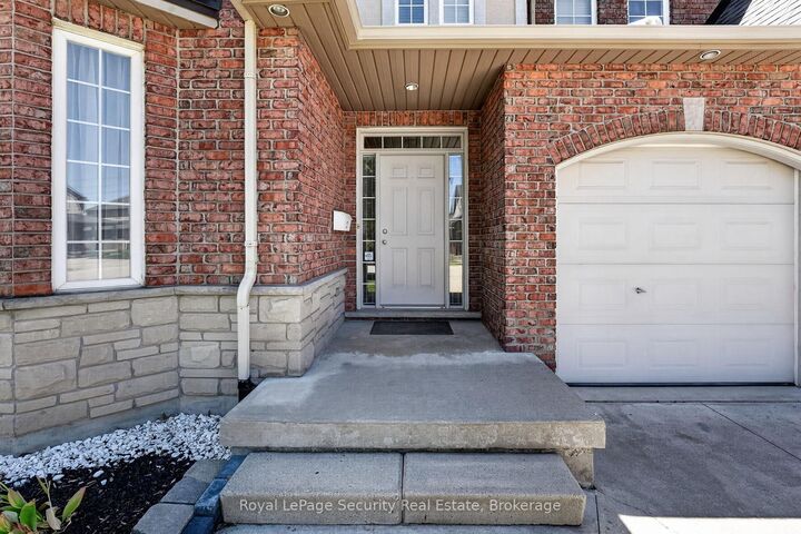 Property Photo: 37 Fredonia Crescent ON L2S 4C3