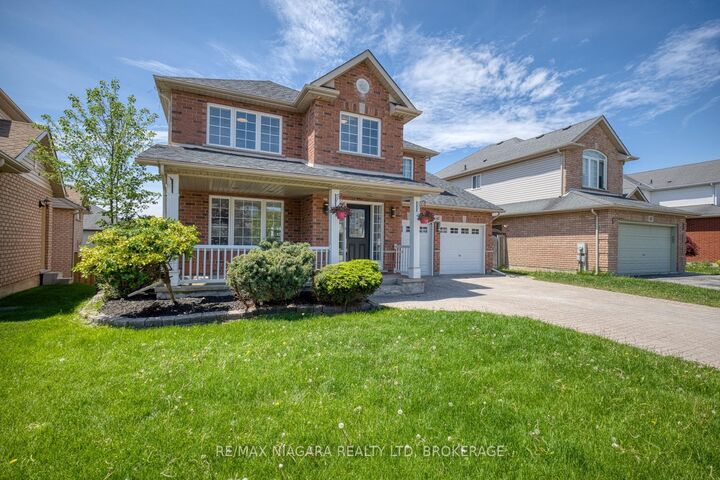 Property Photo: 47 Honey Locust Circle ON L2V 5E2