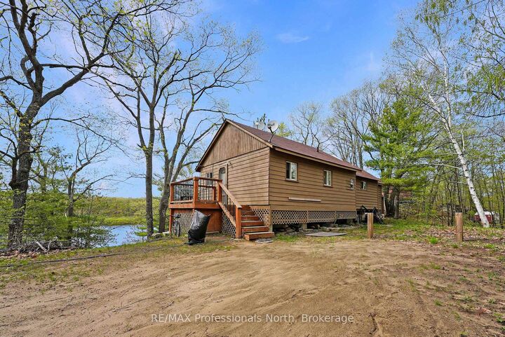 1012 Iroquois Lane — photo 1