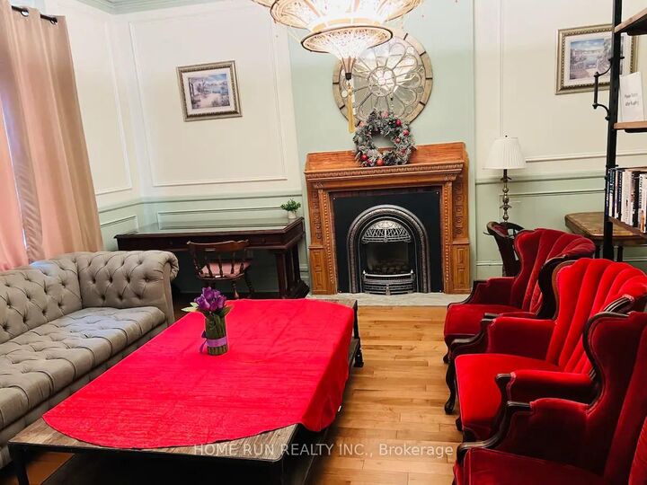 Property Photo: 431 Gilmour Street ON K2P 0R5