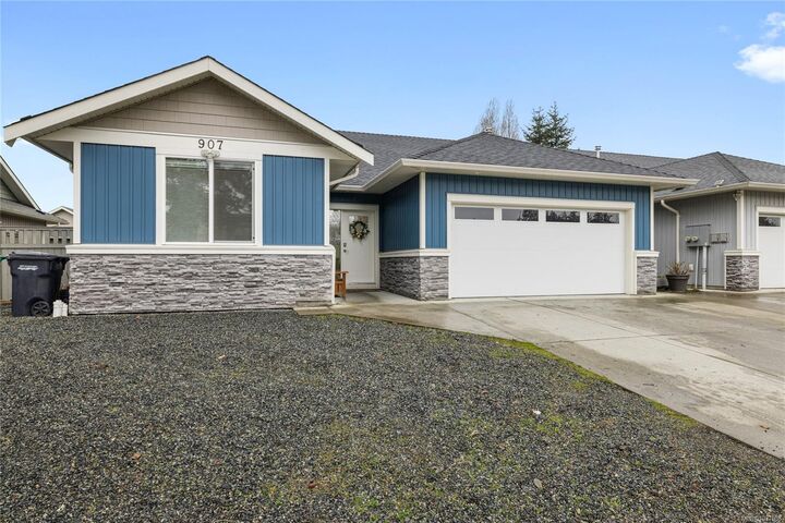 Property Photo:  907 Park Ave  BC V9R 4J3 