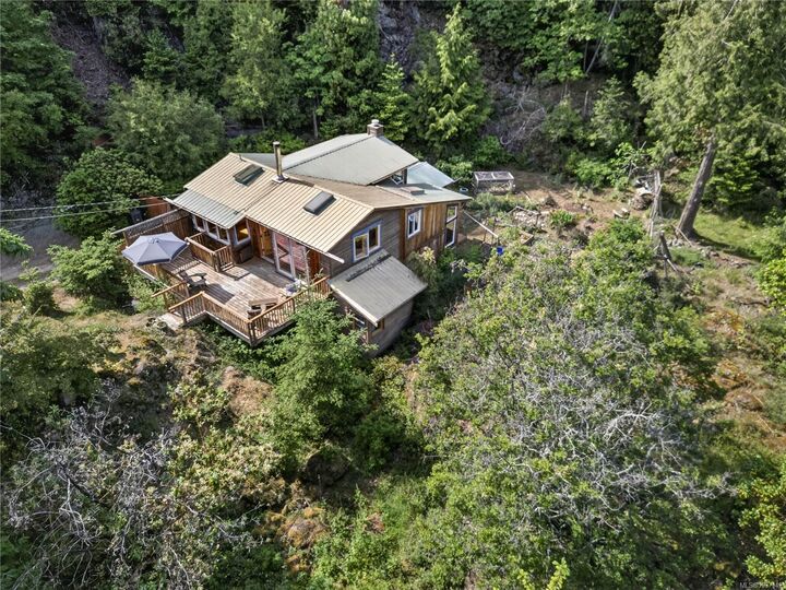 1252 Isabella Point Rd — photo 1