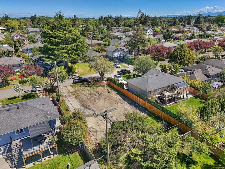 Property Photo:  2936 Queenston St  BC V8R 4P5 