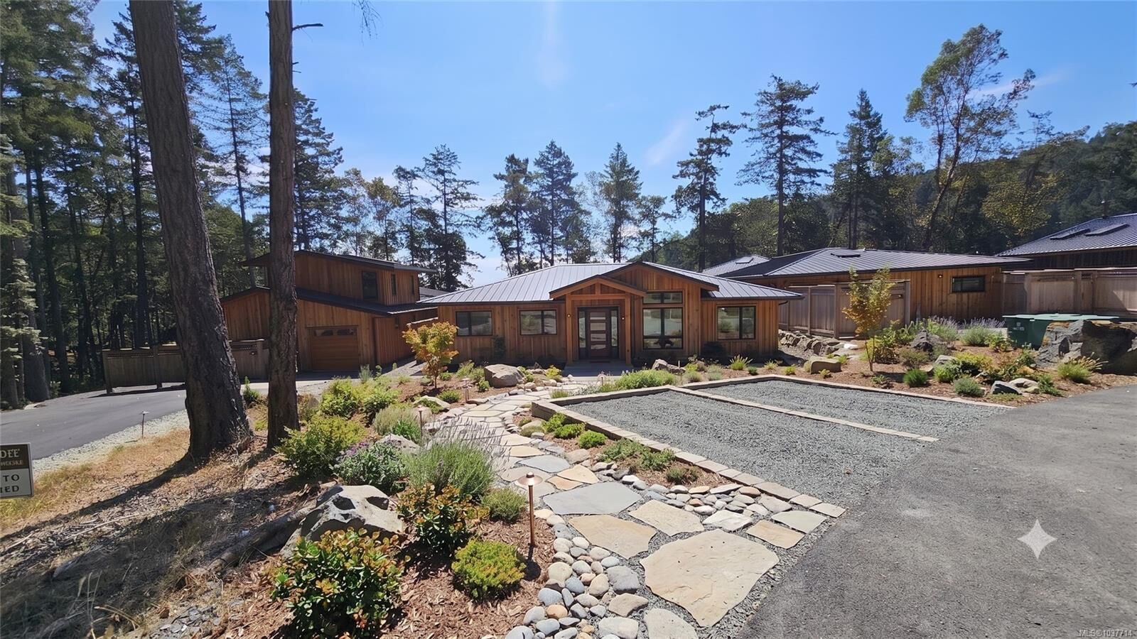 Property Photo: 176 Maracaibo Lane BC V8K 1S6