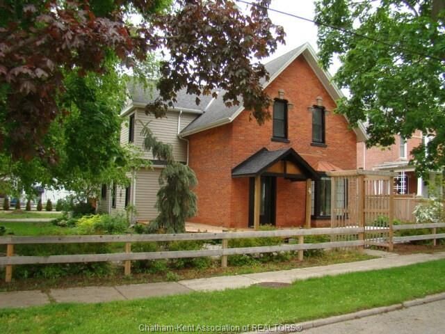 26 Erie Street South — photo 1
