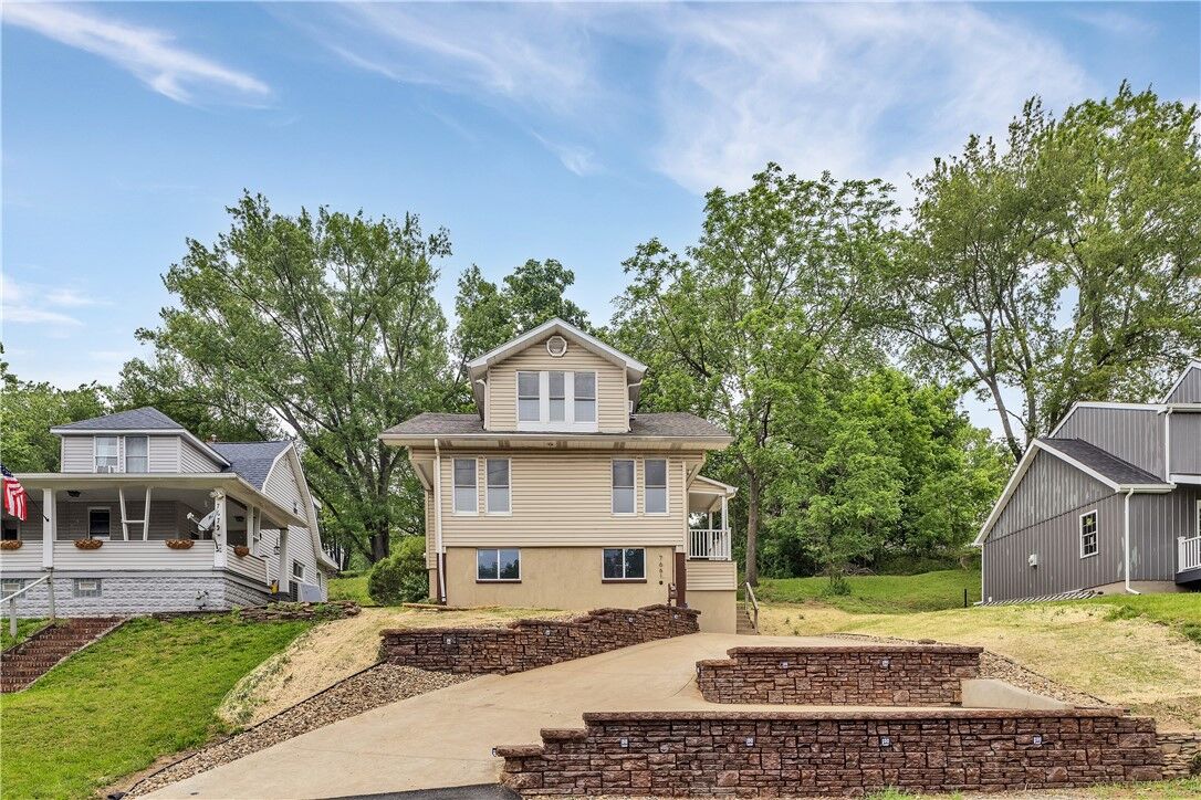 Property Photo:  7661 Pennsylvania Ave  PA 15642 