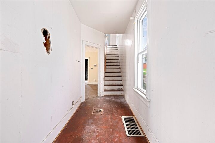 Property Photo:  2022 Kenneth Ave  PA 15068 