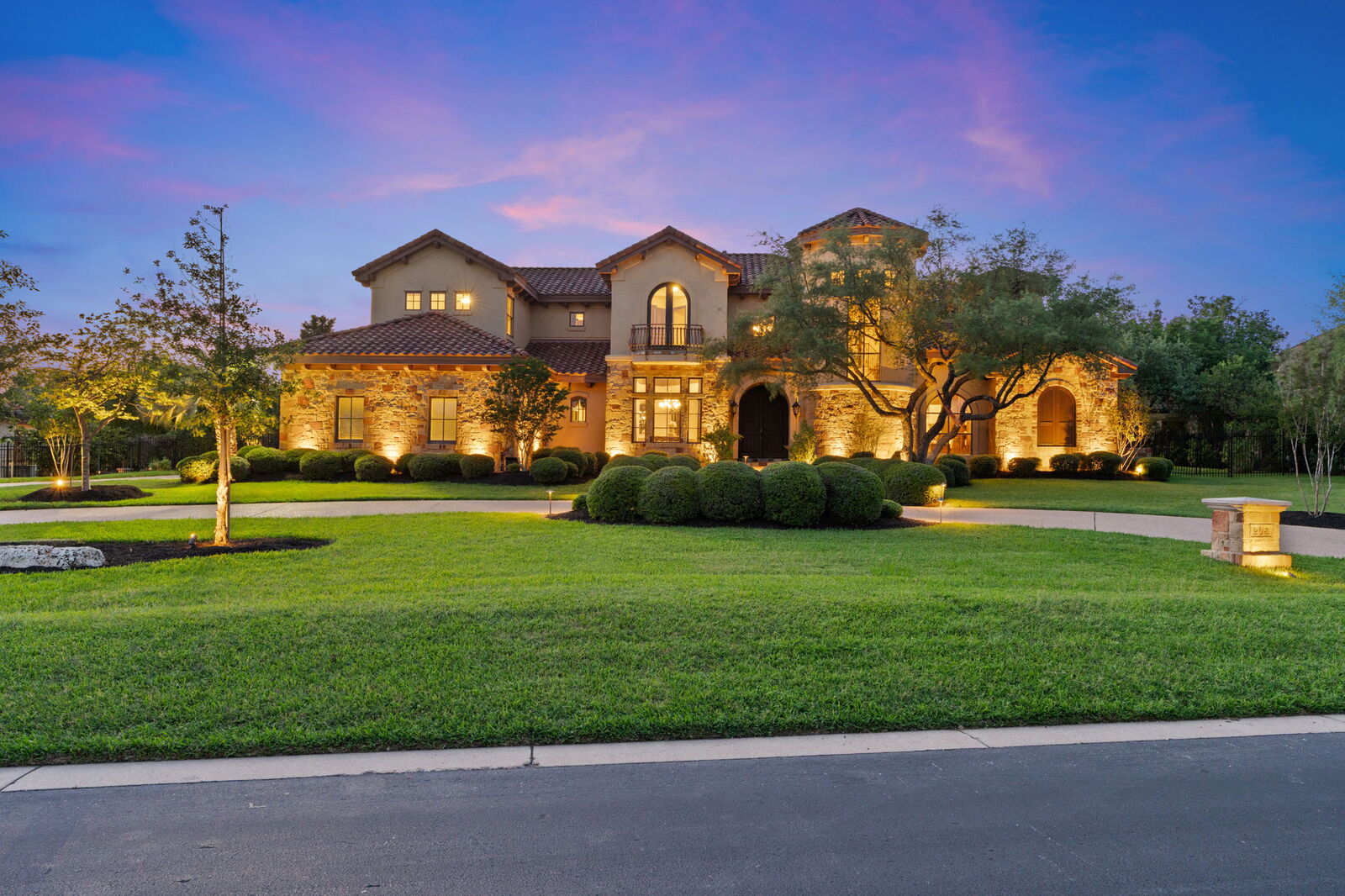 Property Photo: 206 Bella Cima Drive TX 78734
