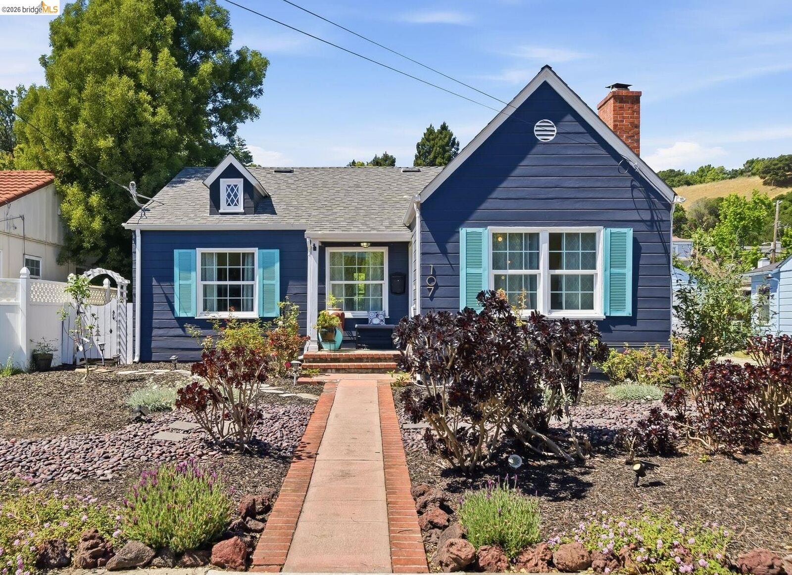 Property Photo:  107 Covington Street  CA 94605 