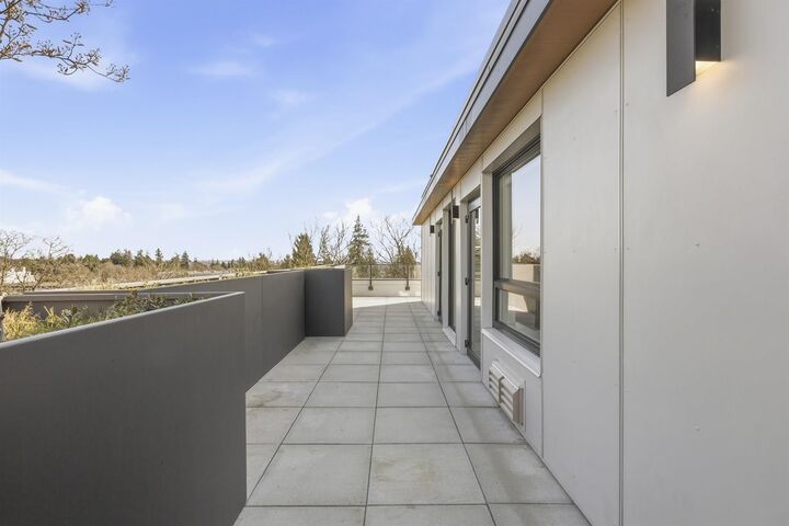 Property Photo: 3590 W 39th Avenue 308 BC V6N 3A5