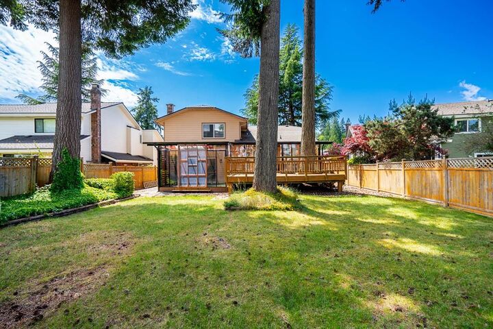 10764 Fraserglen Drive — photo 1