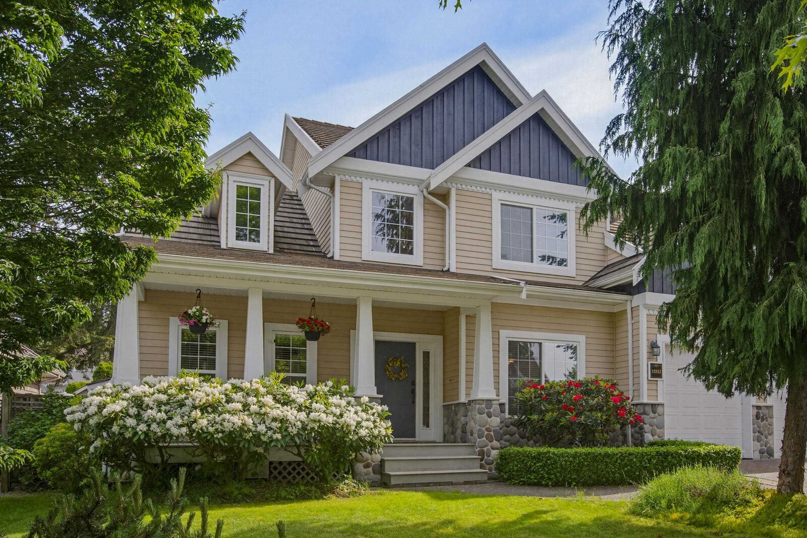 Property Photo: 15512 37A Avenue BC V3S 0H6