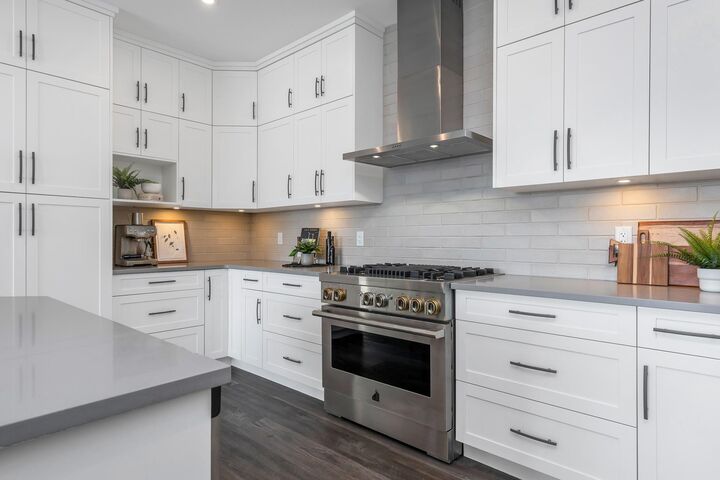 Property Photo: 36545 Florence Drive 302 BC V3G 0B6