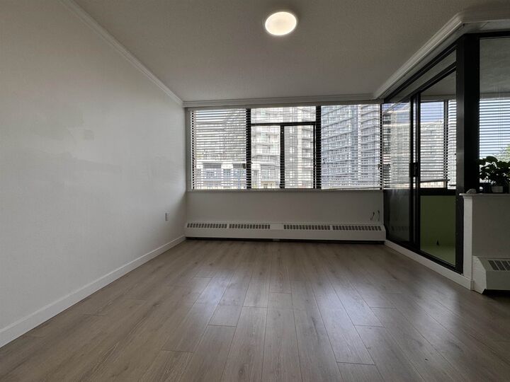 Property Photo: 6651 Minoru Boulevard 303 BC V6Y 1Z2