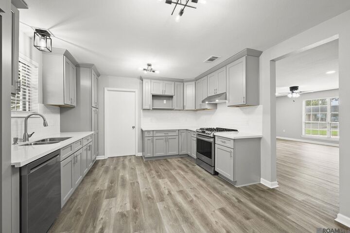 Property Photo: 1120 E Sybil St LA 70737