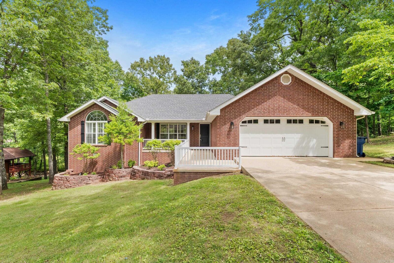 Property Photo: 96 Woodcreek Court AR 72653